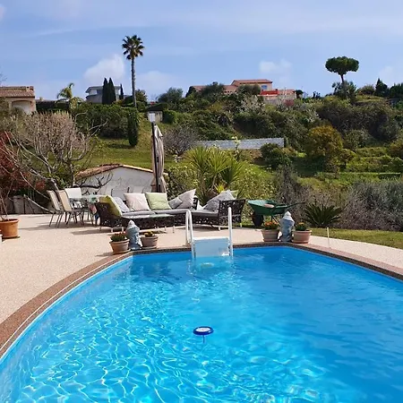 Studio-mezzanine Dans Appartement Cagnes-sur-Mer